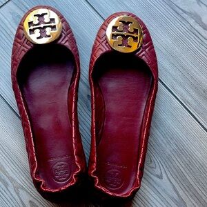 Tory Burch Burgundy Flats with gold hardware 8